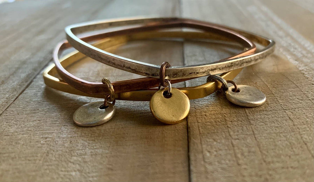 Shake Your Honeymaker- tricolor metal bangle bracelet set