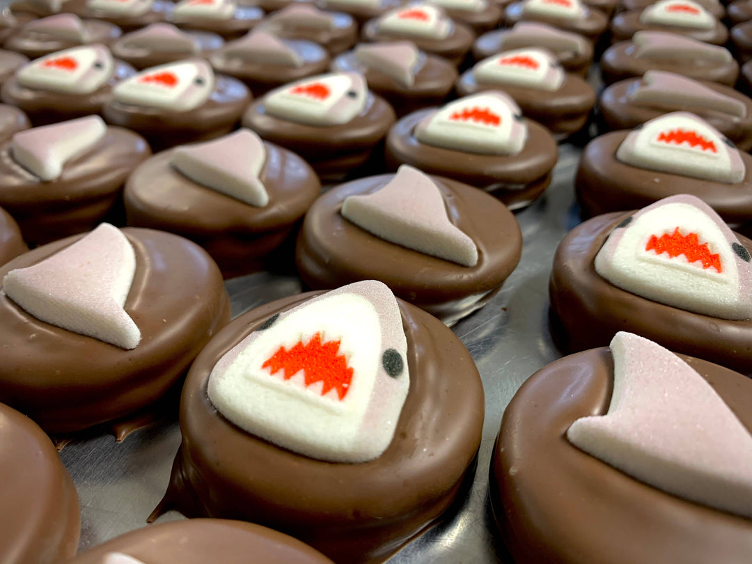 O’Oreo “Shark Attack” 🦈 MilK Chocolate 2PK w/ Flair Top