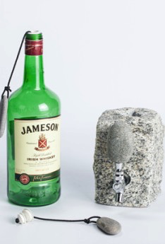 BEACH STONE BOTTLE STOPPER