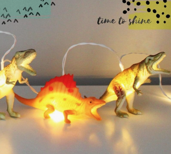 STRING LIGHTS WITH NATURAL DINOSAURS
