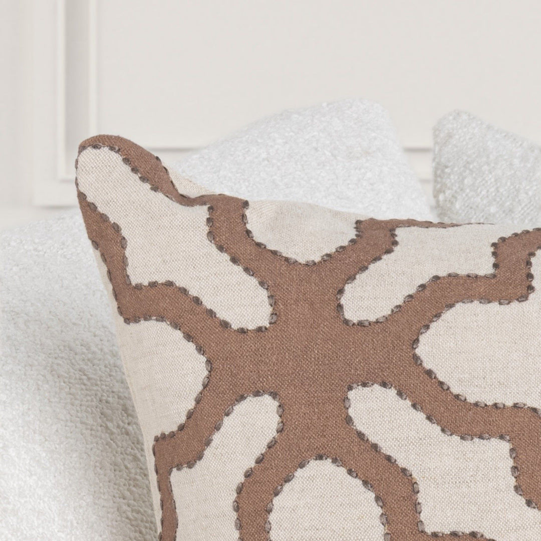 Mullan - 22" x 22" LN Pillow - Frothed Brown