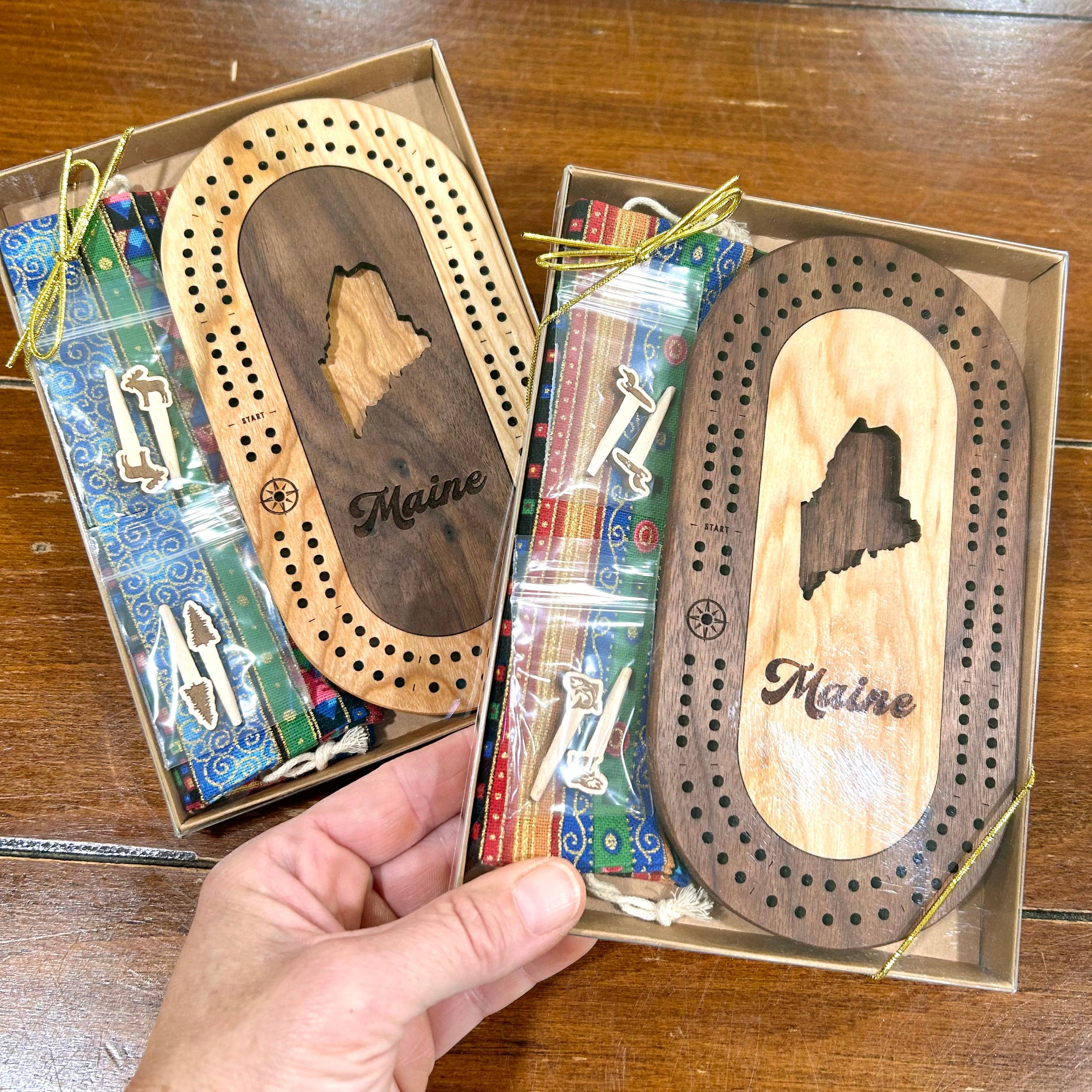 Wildlife Mini Travel Cribbage Board & Custom Pegs Set: Fish / Select best pegs for us