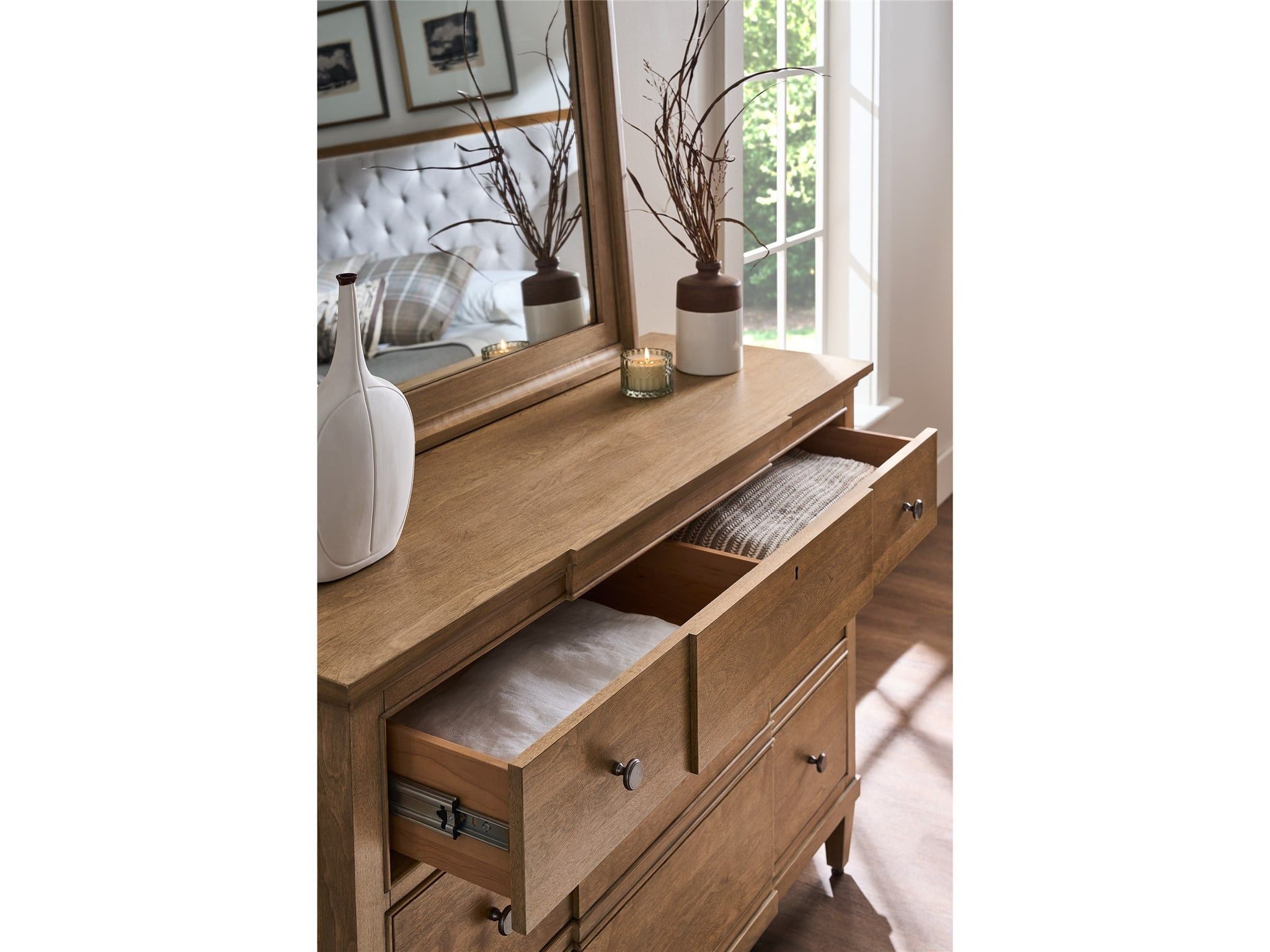 Birchaven - Dresser, 3 Drawers