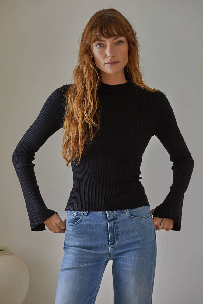 W1252 | THE DAPHNE TOP: Black / S