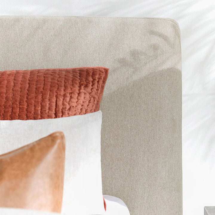 Tate - Bed