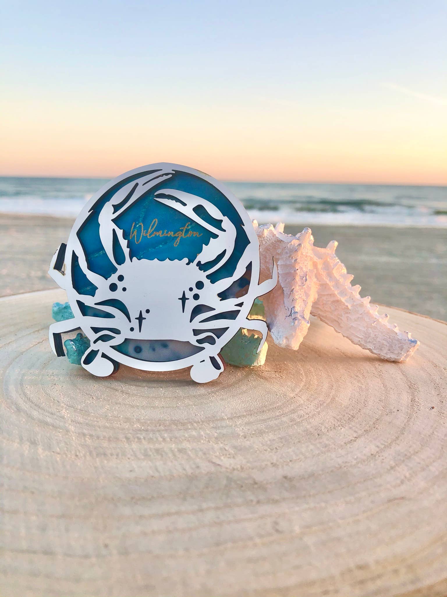 Customizable Crab Ocean Magnet/Ornament: White Front/Ocean Wave Back / Ornament