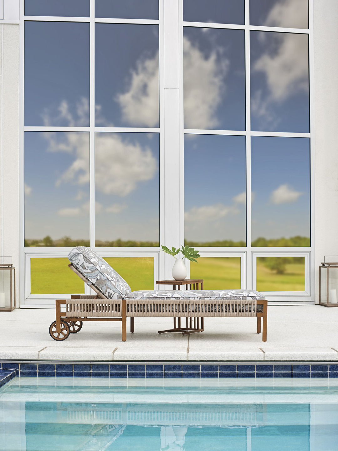 St Tropez - Chaise Lounge - Light Brown