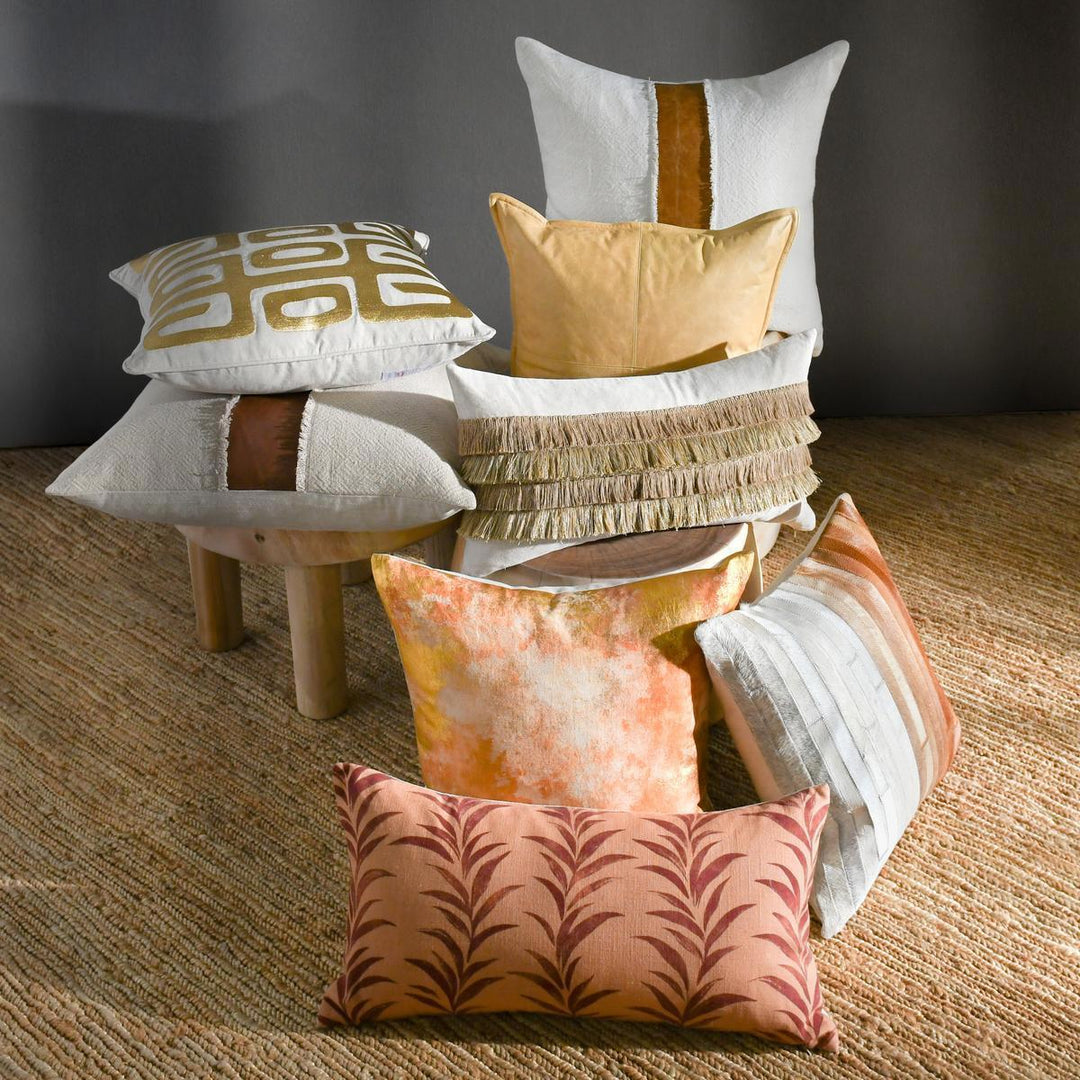 Villa Classics - Steam Pillow 26' x 26'
