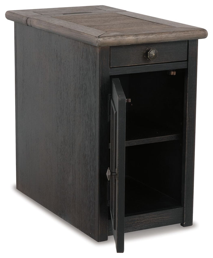 Tyler Creek - Grayish Brown / Black - Chair Side End Table