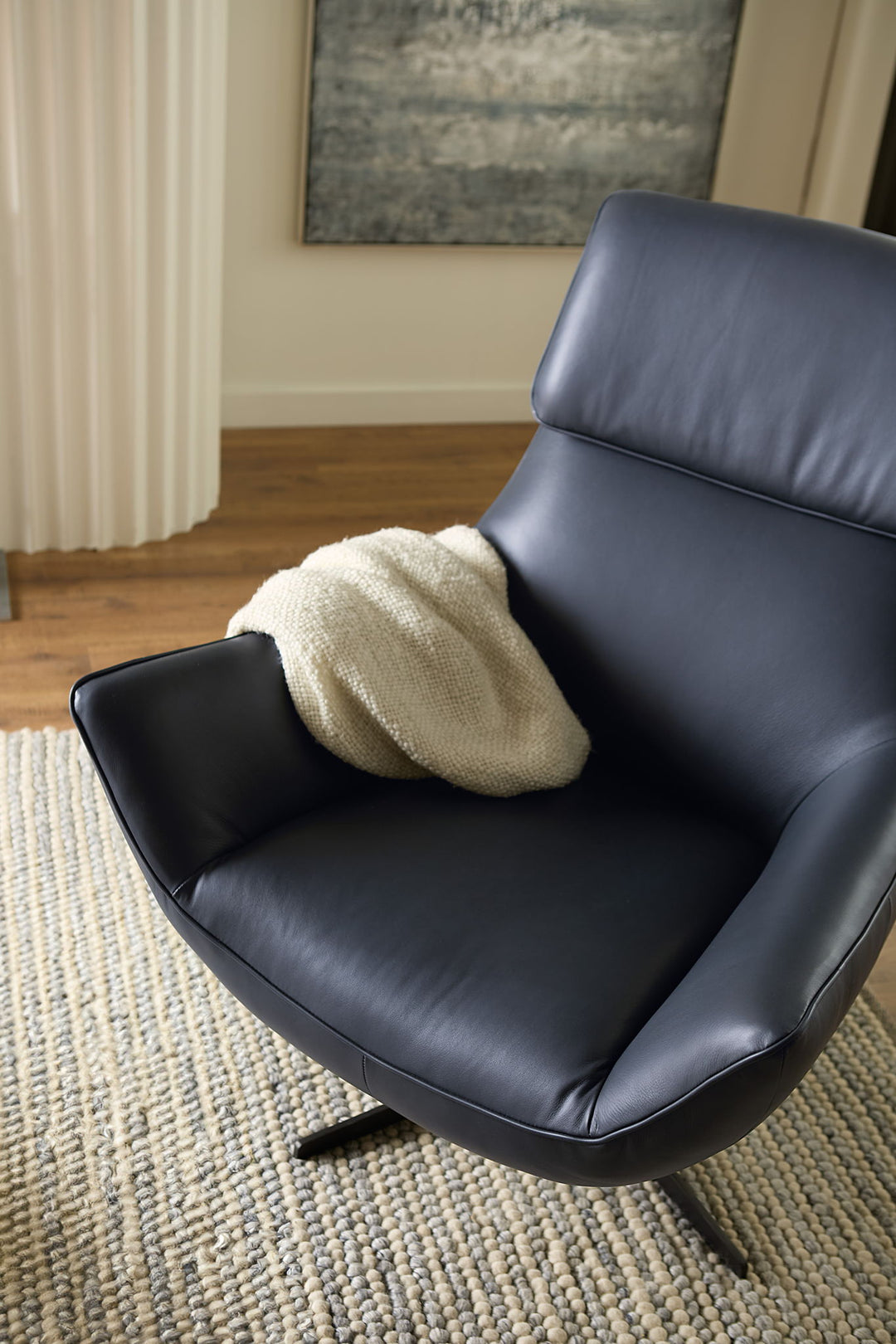 CC - Hughes Swivel Chair