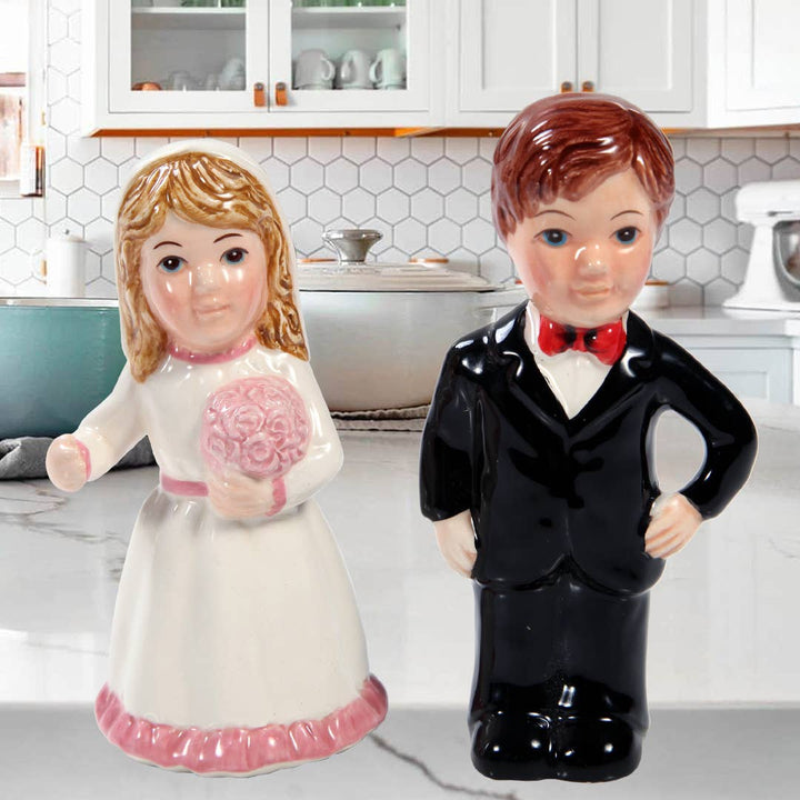 Wedding Couple Salt and Pepper Shaker Set