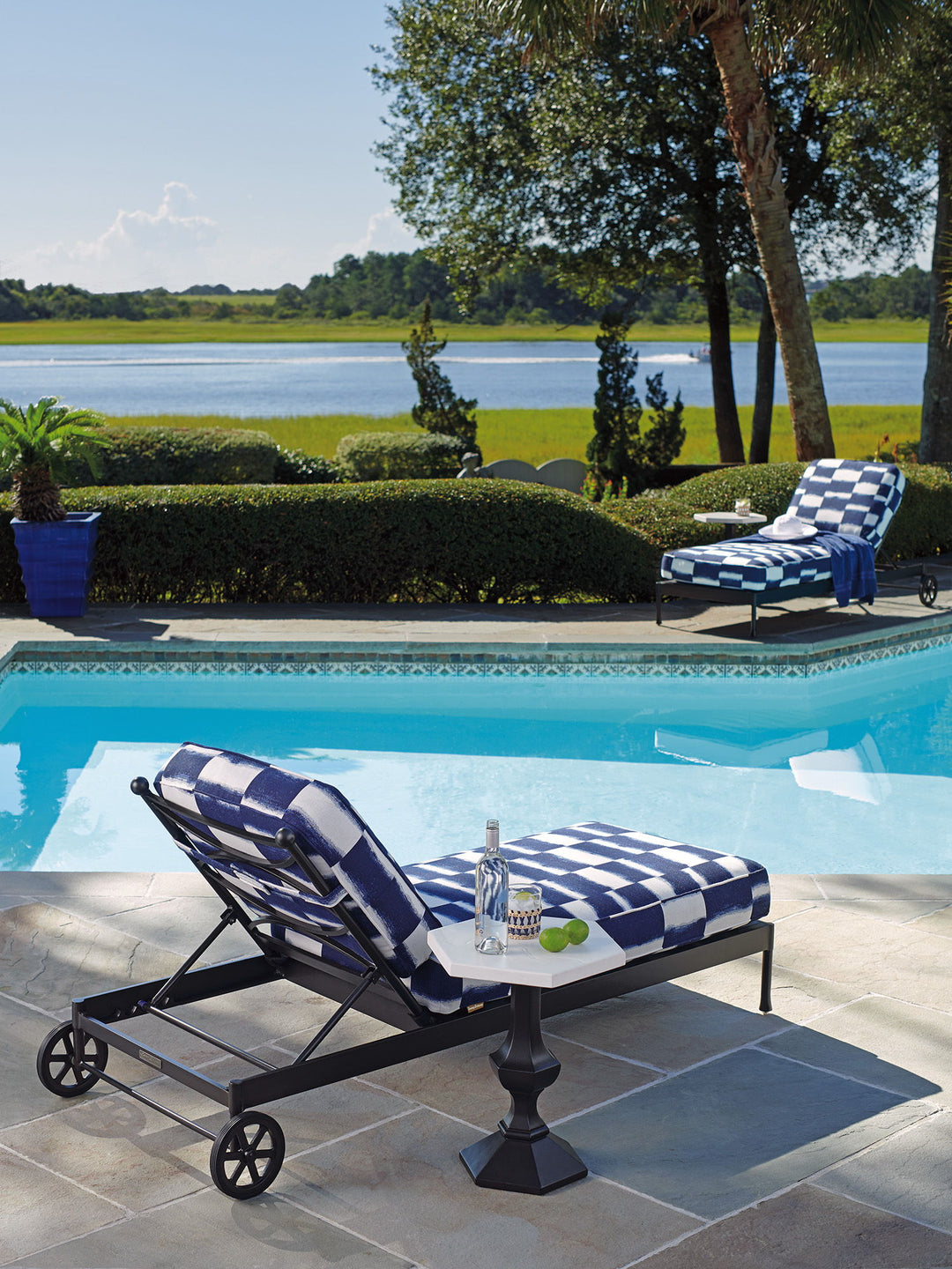 Pavlova - Chaise Lounge