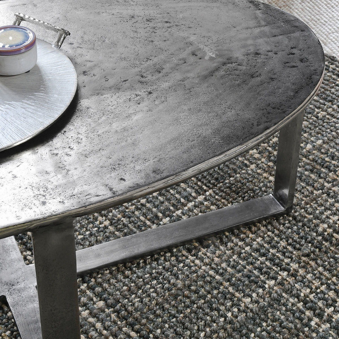 Flores - Oval Table