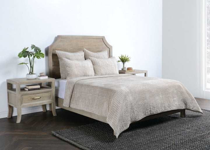 Bari - Velvet Quilt