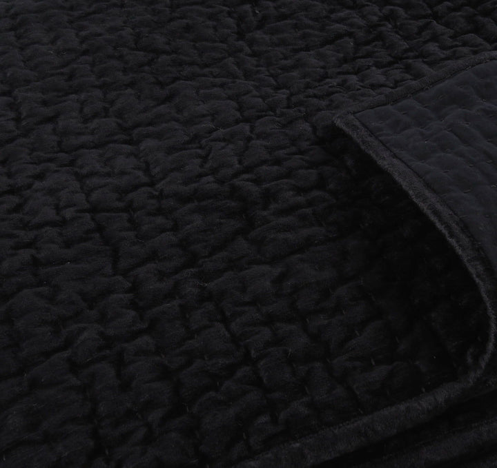 Bari - Velvet Quilt