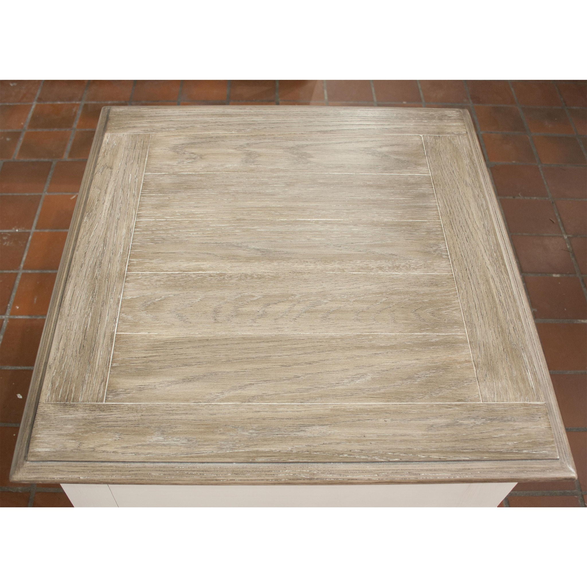 Myra - Table