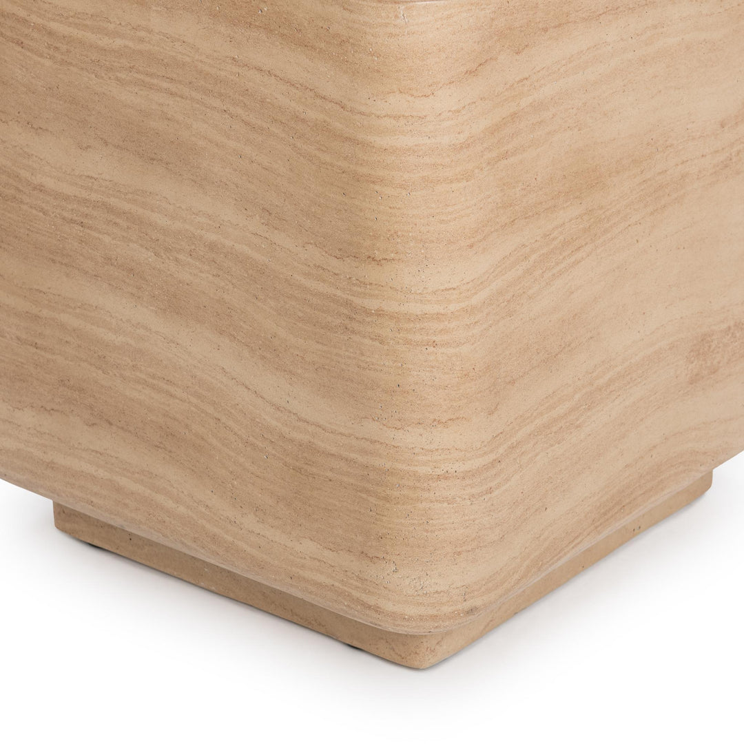 Romana - Outdoor Table