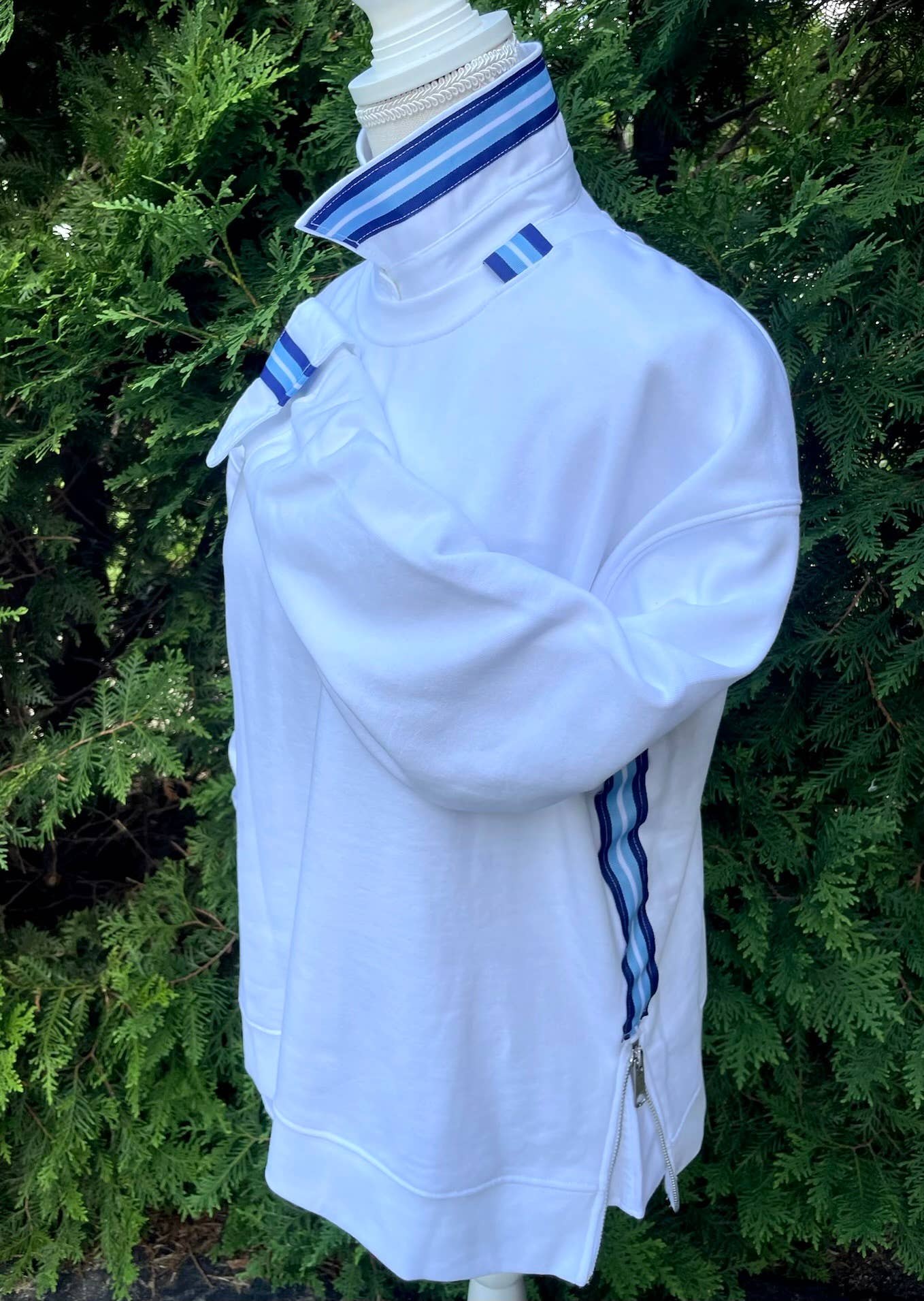 Casie 2 - White Ox w Blue & Lt. Blue Stripe Ribbon: White w Blue & Lt. Blue Stripe Ribbon / M