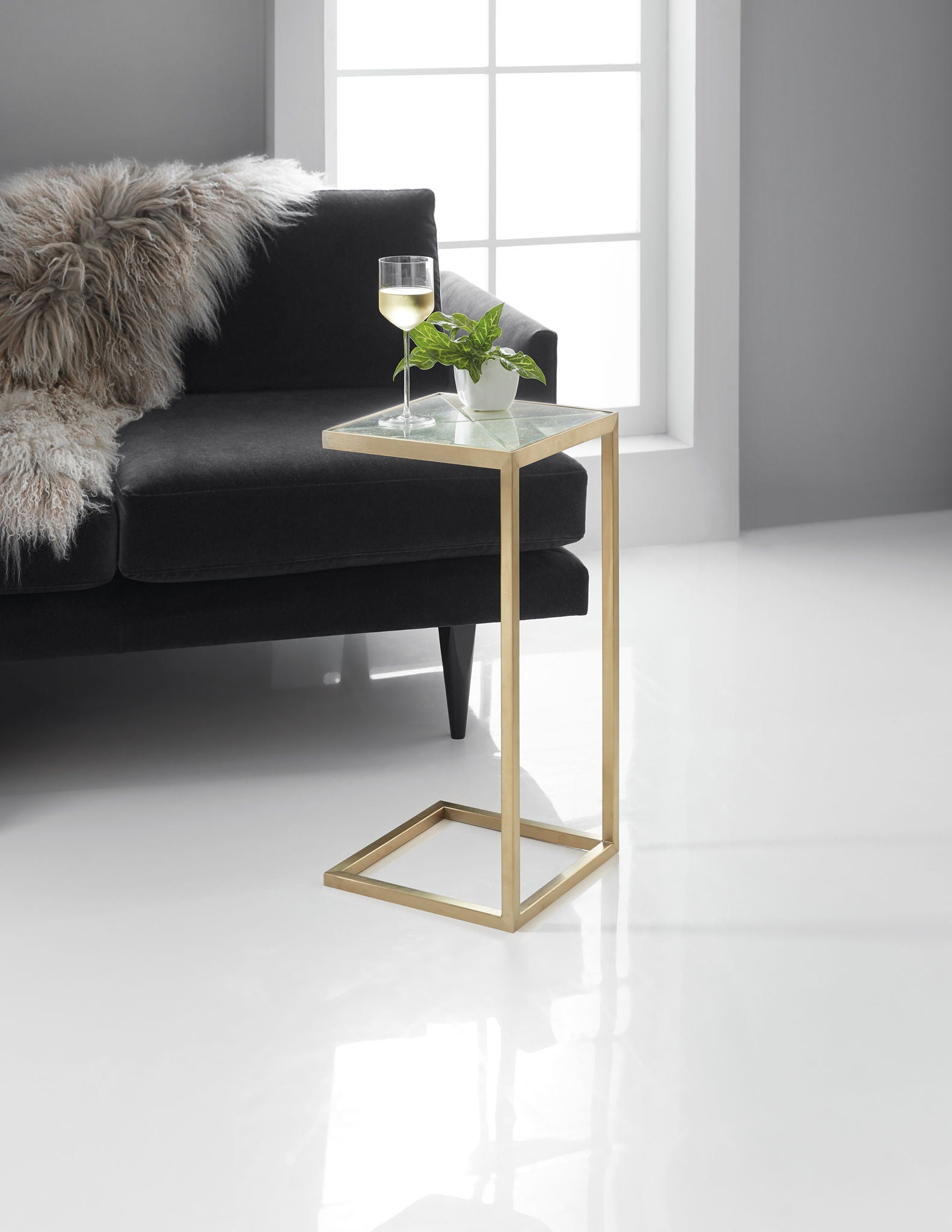 Melange - Holmes C-Shaped Accent Table - Gold