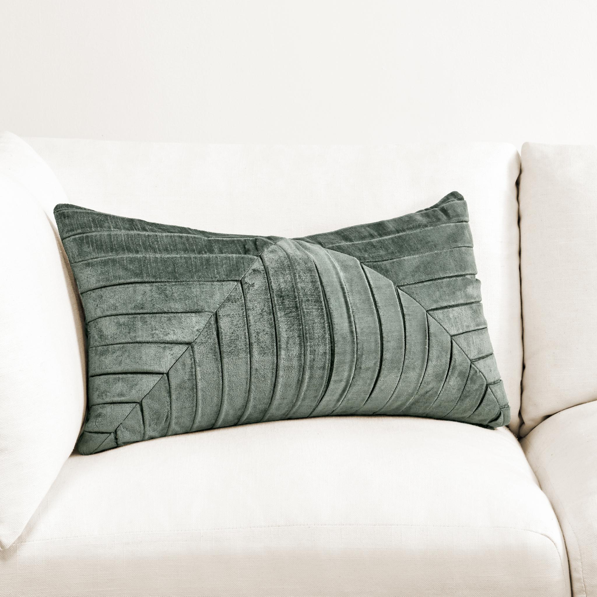 Aubry - DV Pillow