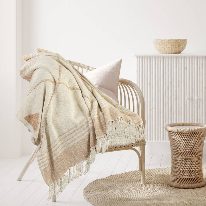 Coastal Edge Geometric Diamond Throw Blanket with Fringe: Blue/White