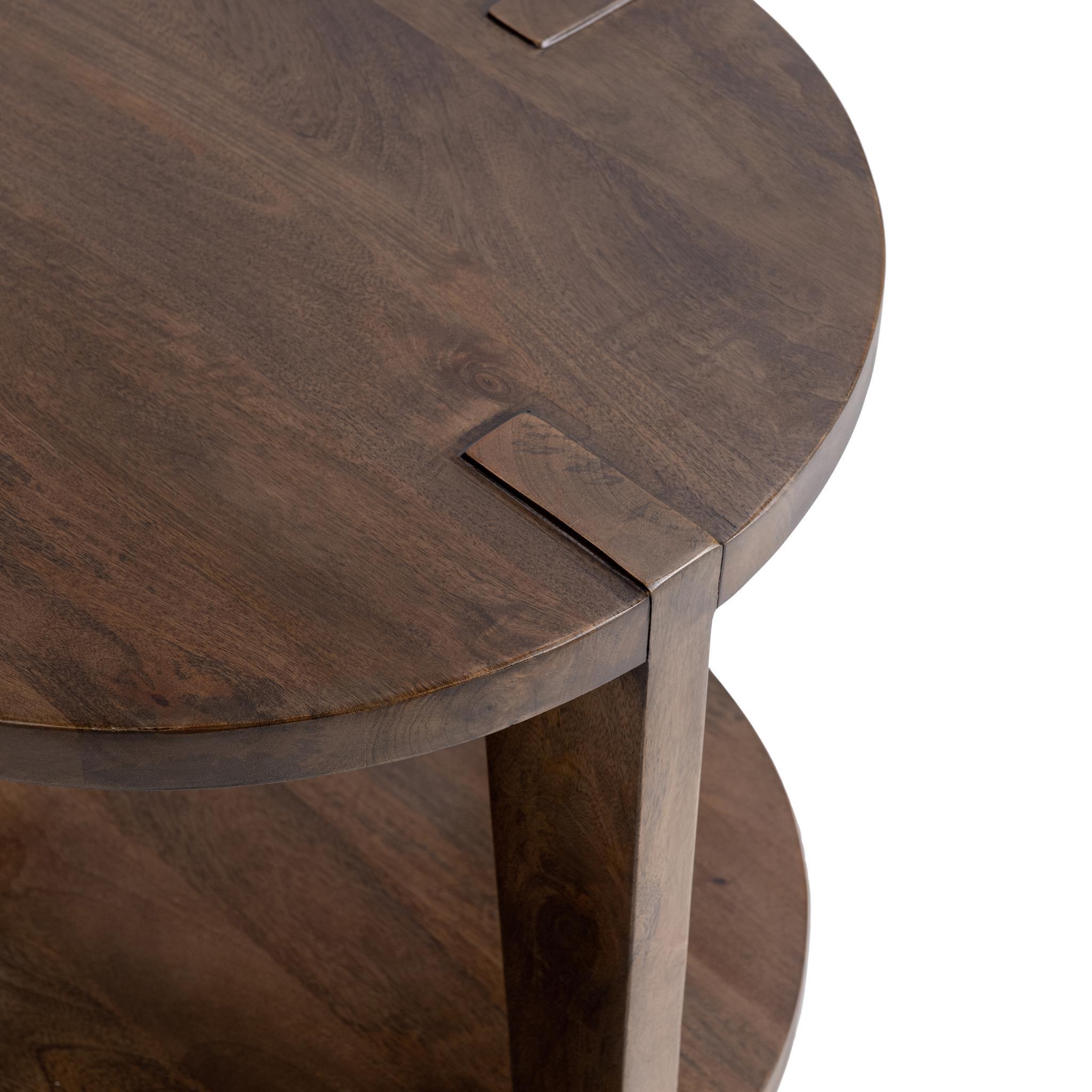 Alenna - Round Table