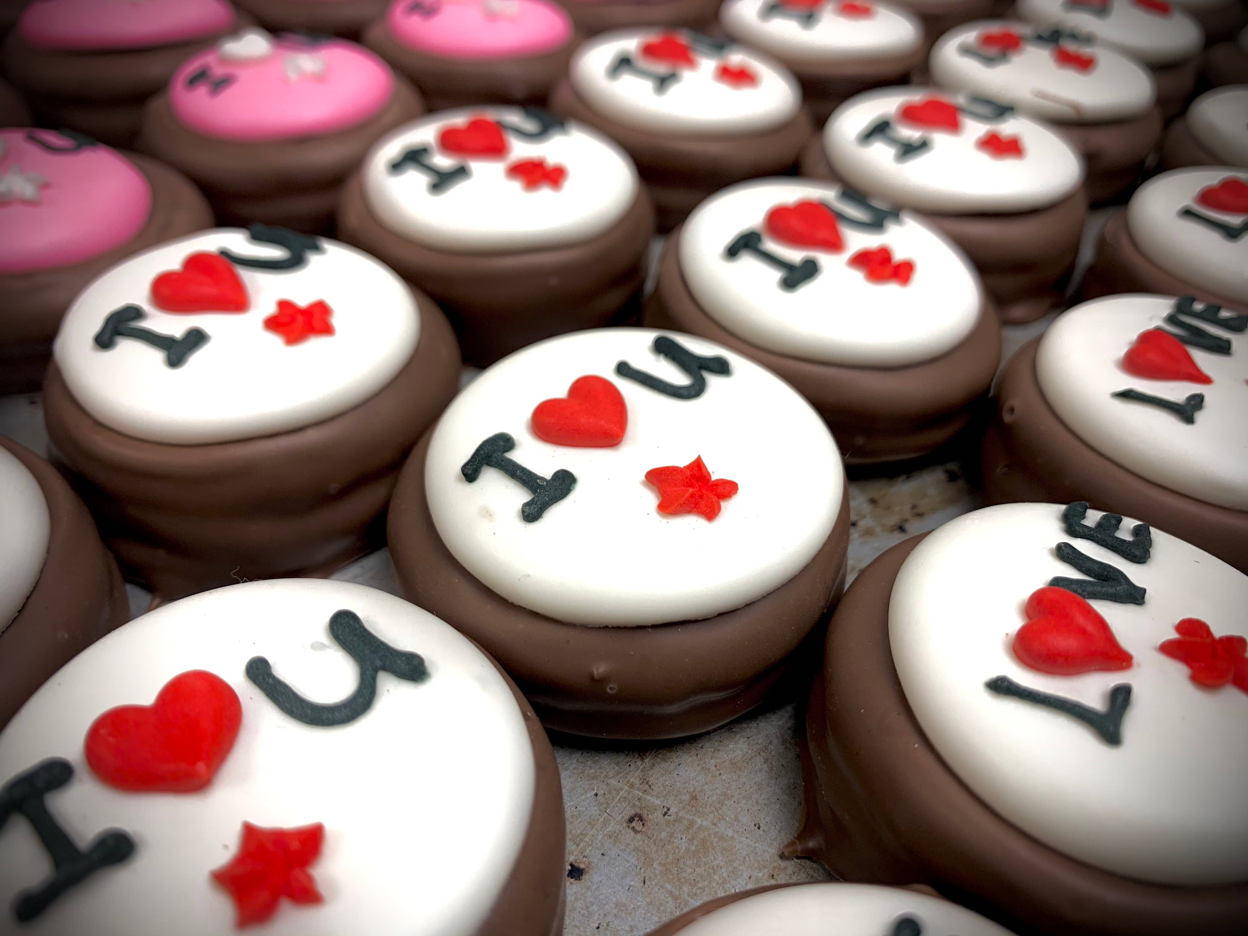 Valentine 💘 O’Oreo Love O’Oreo “Love Theme” ❤️ 💜 Milk Choc