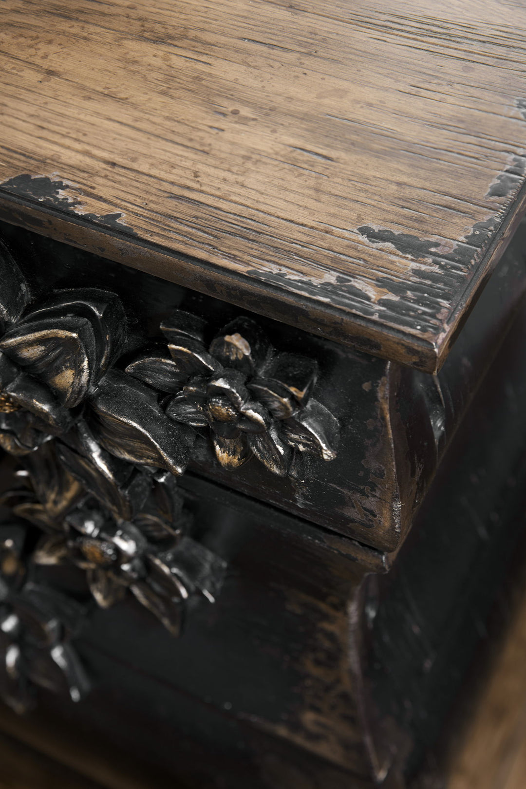 Sanctuary - Charmant Bachelorette Chest