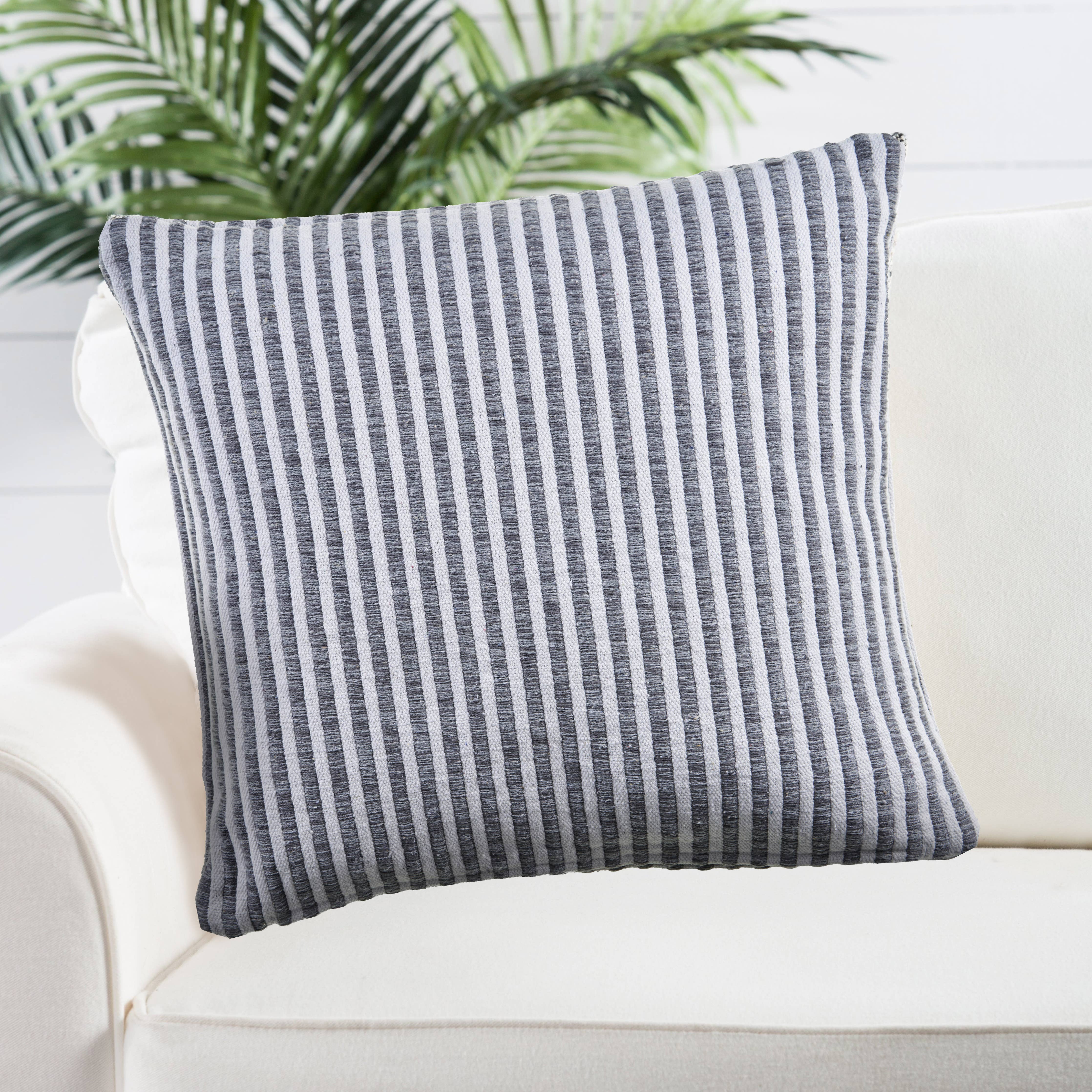 Metropolitan Striped Throw Pillow: Blue/White / Poly Filled