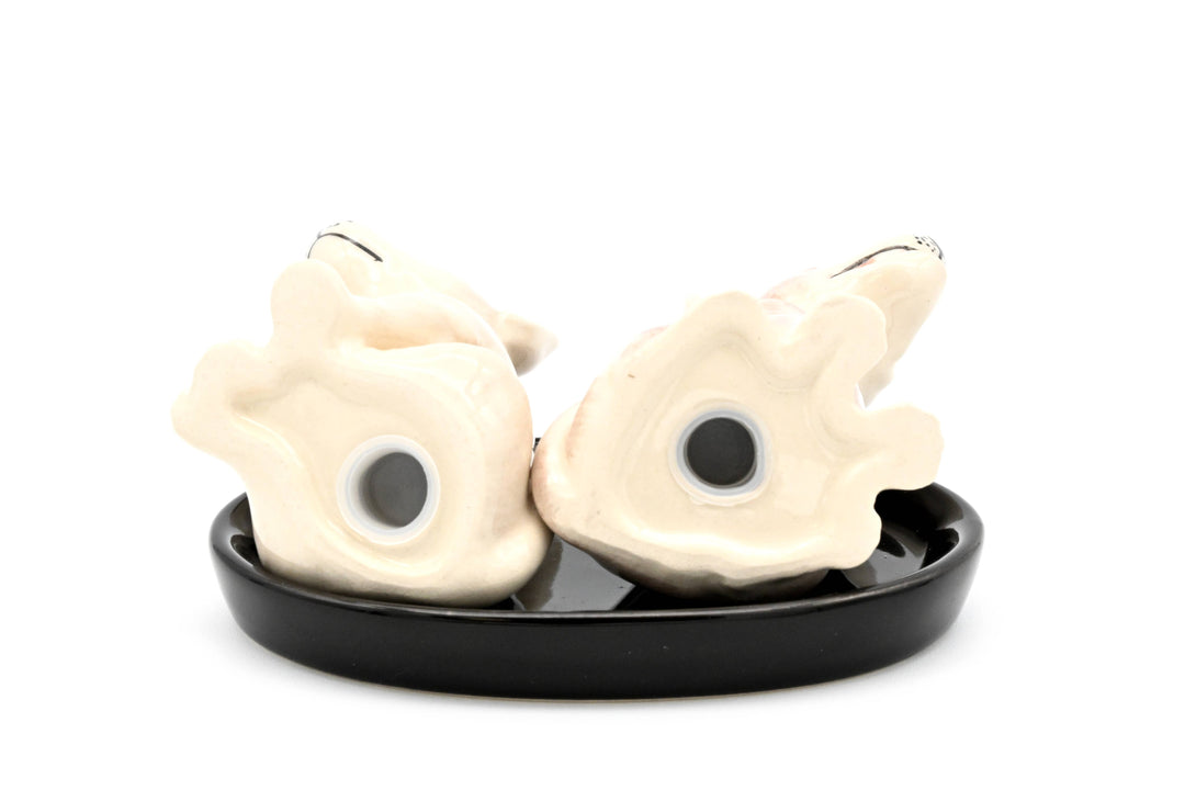 SP913 SALT AND PEPPER SHAKER Bull Terrier