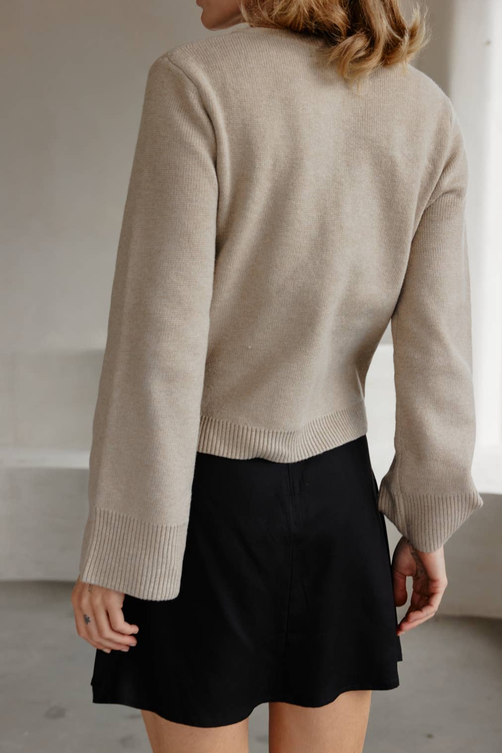 The Tyler Cardigan | Bell Sleeve Buttoned Cardigan: OATMEAL / LARGE