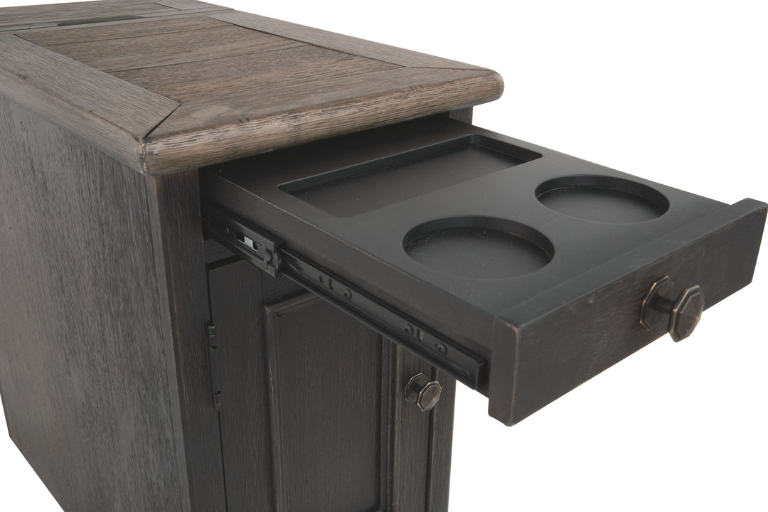 Tyler Creek - Grayish Brown / Black - Chair Side End Table
