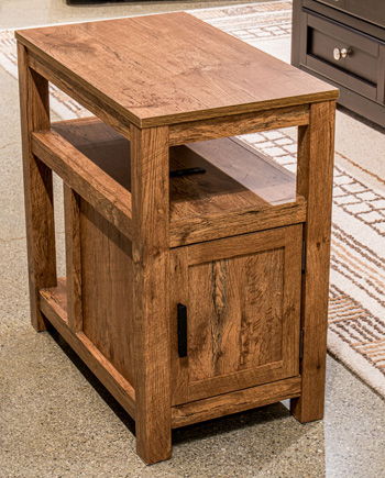 Fendenmore - Chair Side End Table