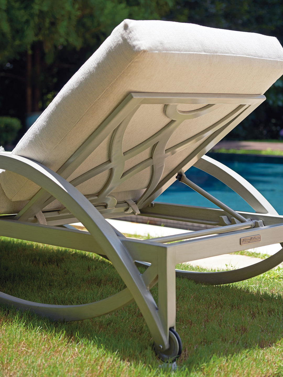 Silver Sands - Chaise Lounge - Pearl Silver