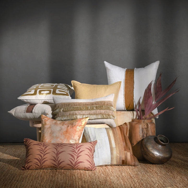 Villa Classics - Steam Pillow 26' x 26'