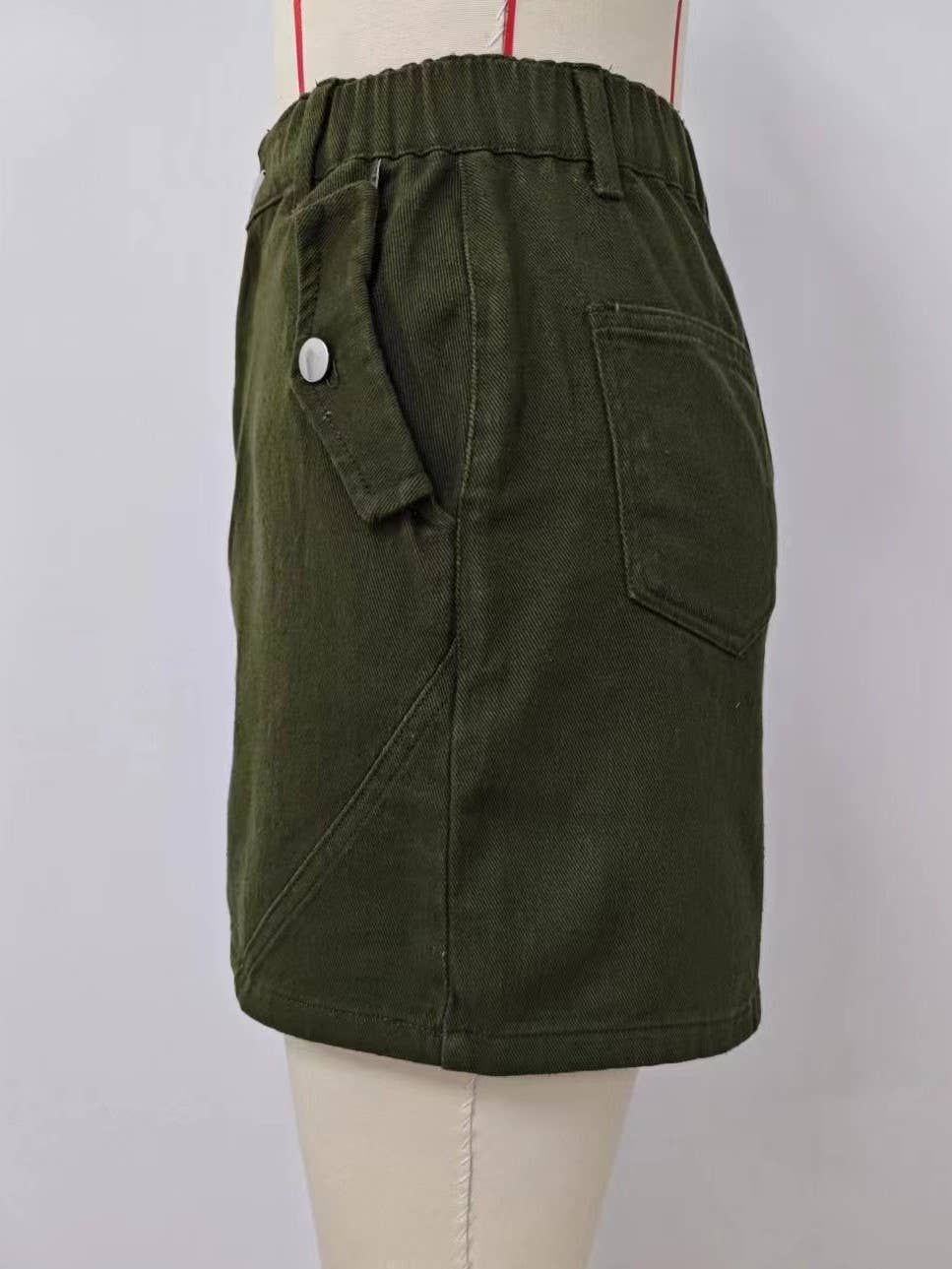 Elastic waist colored high rise cargo denim mini skirt: Beige / M