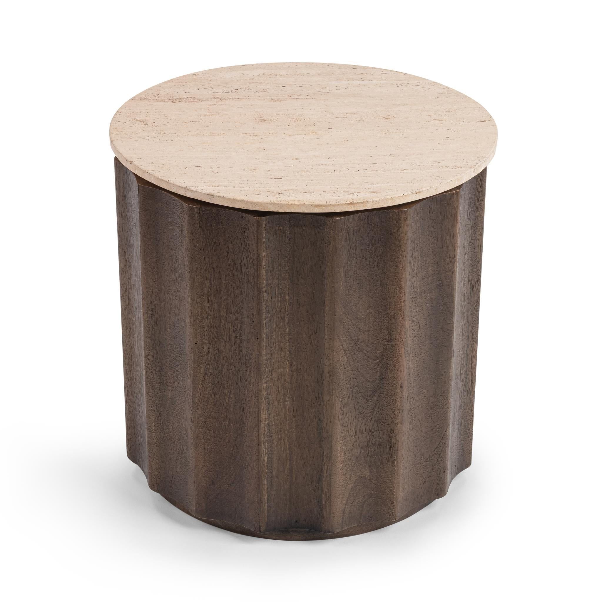 Baylee - Round Table