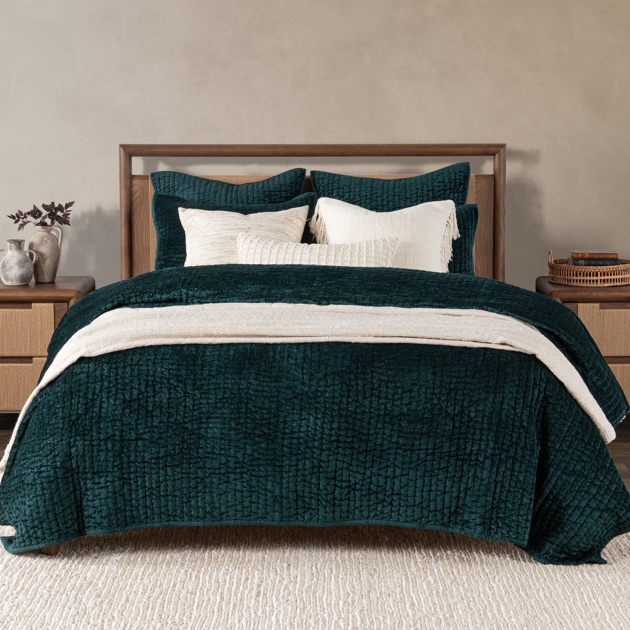 Bari - Velvet Quilt Collection