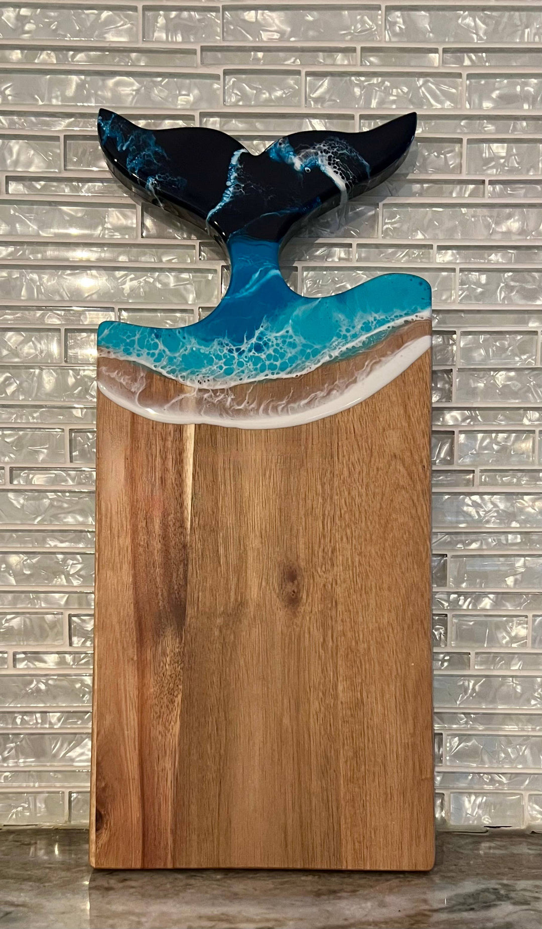 Whale Tail cheese board Acacia Wood: Deep blue