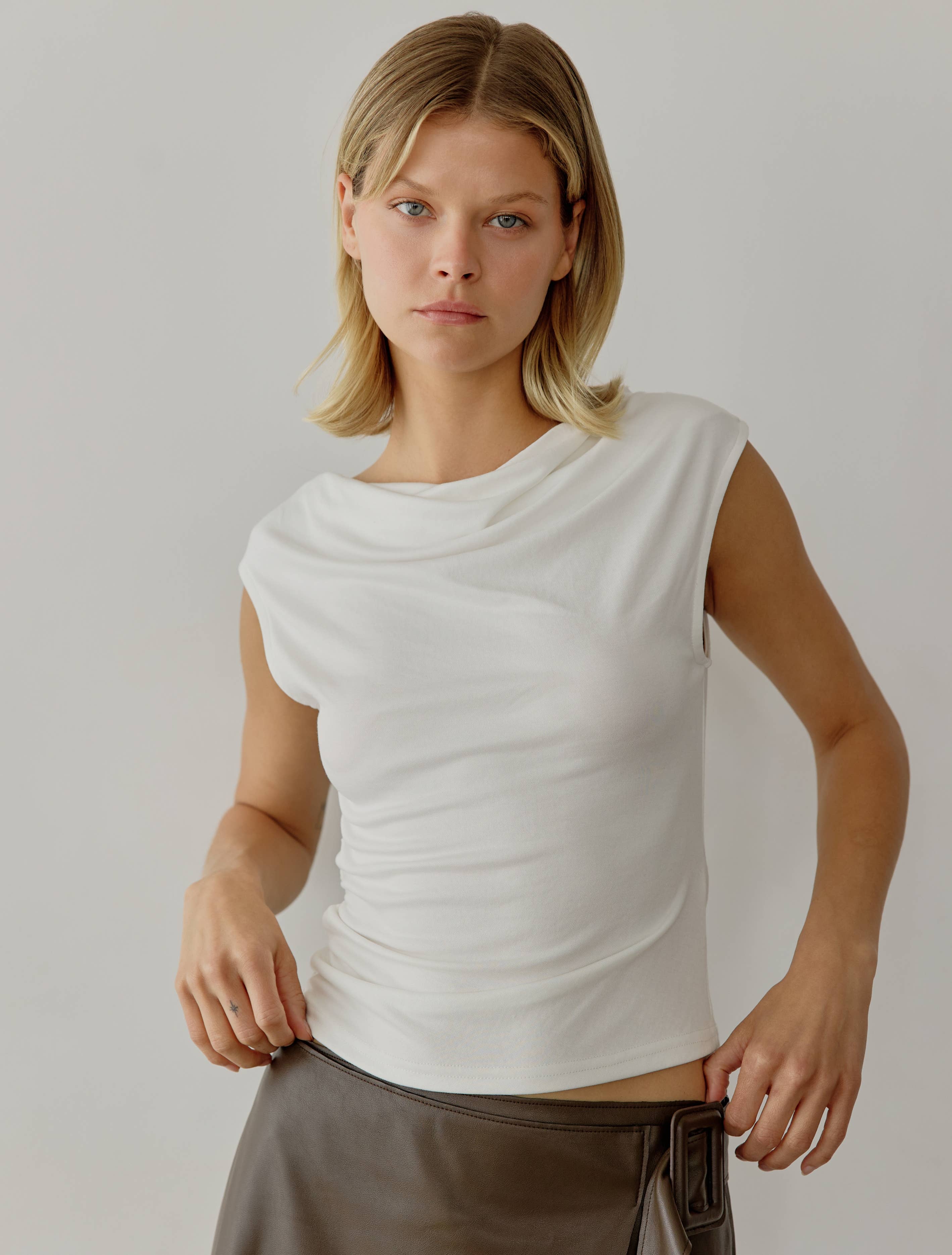 The Ali Top | Cowl Neck Sleeveless Top: BLACK / LARGE