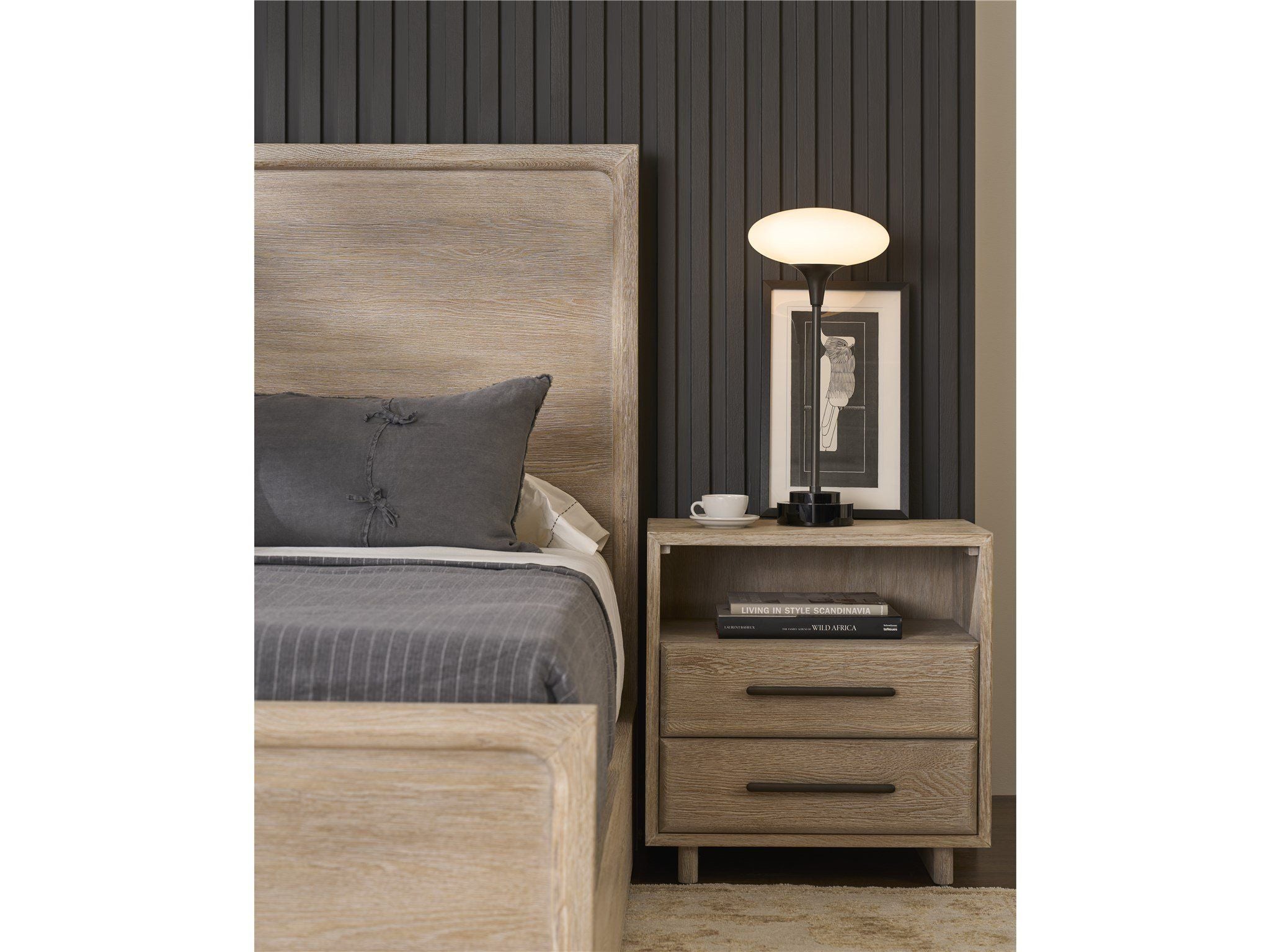 Modern - Panel Bed