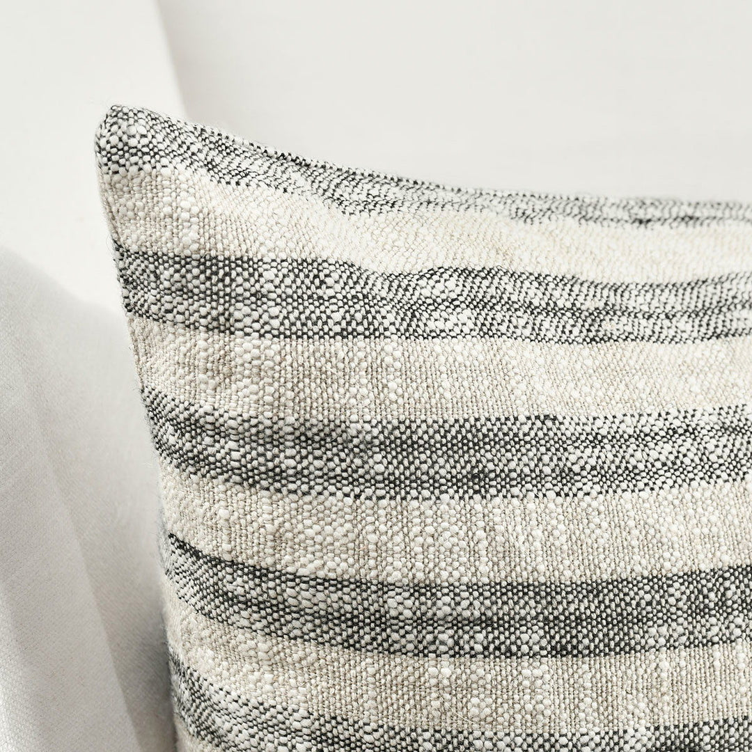 VC Linna - Pillow
