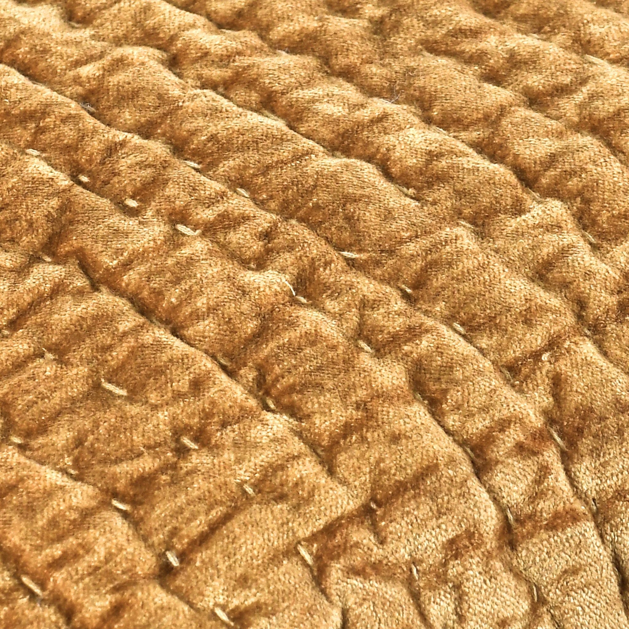 Bari - Velvet Quilt Set