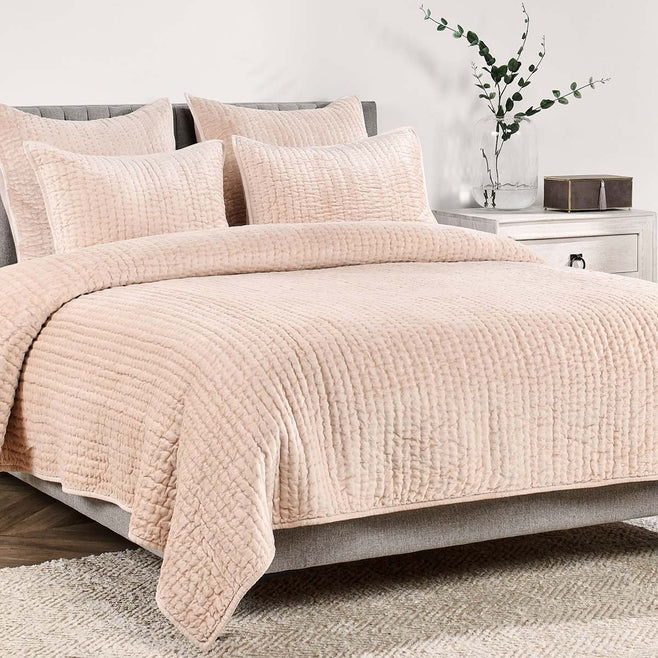 Bari - Velvet Quilt Set