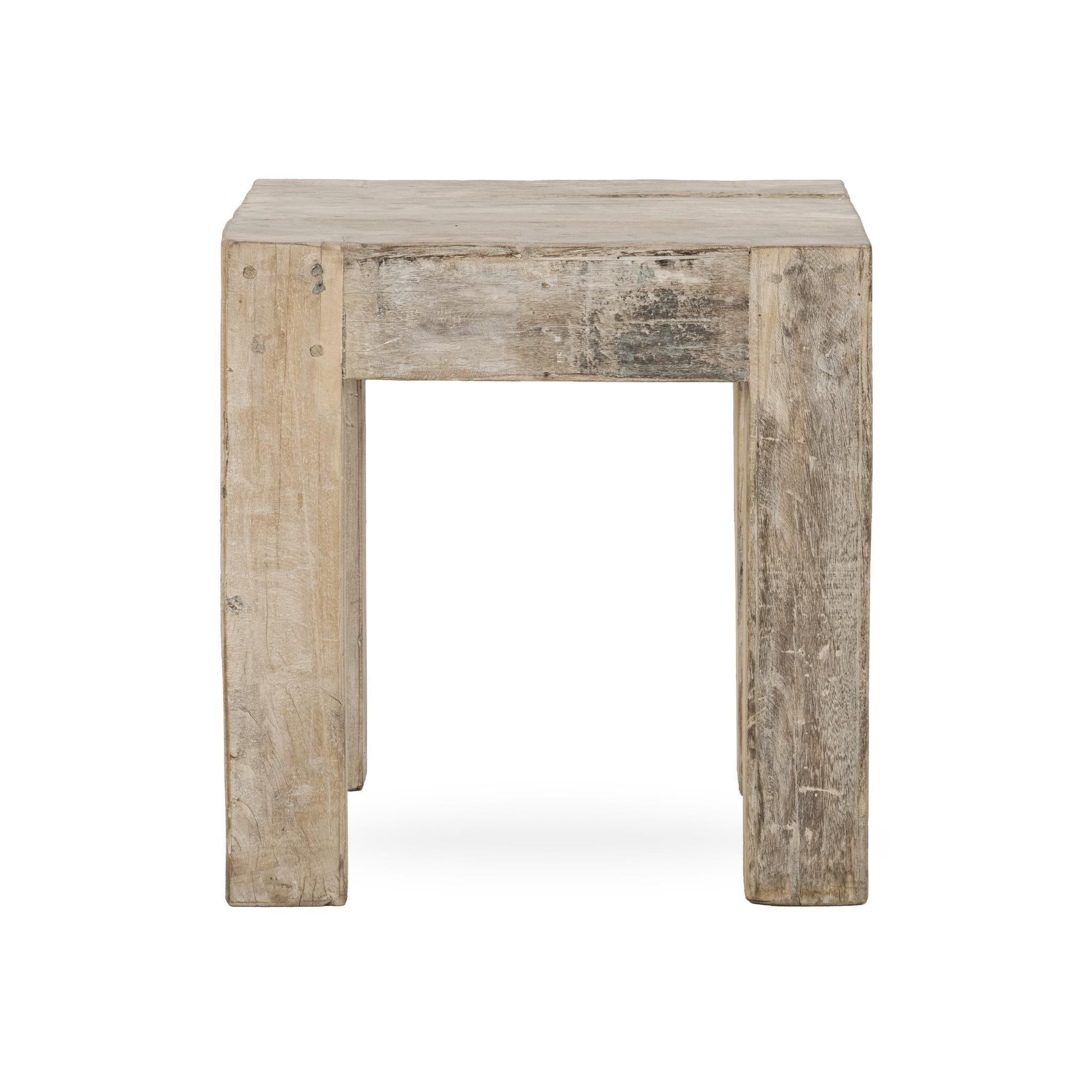 Giza - Table