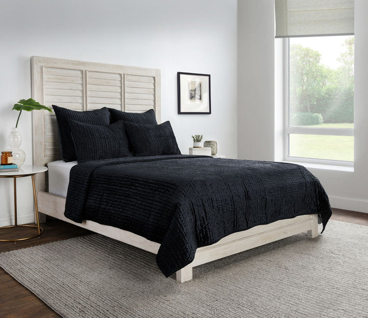 Bari - Velvet Quilt Set