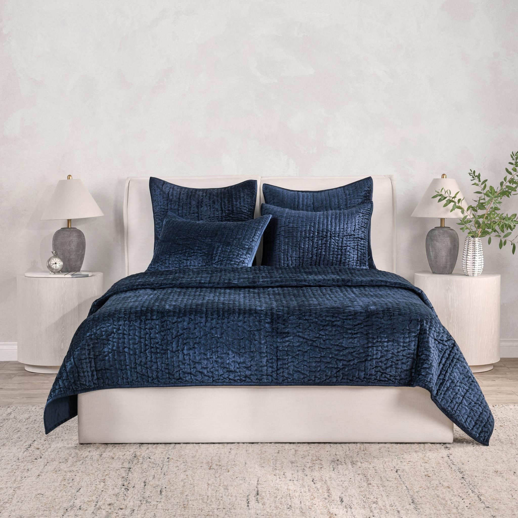 Bari - Velvet Quilt - Ocean Blue
