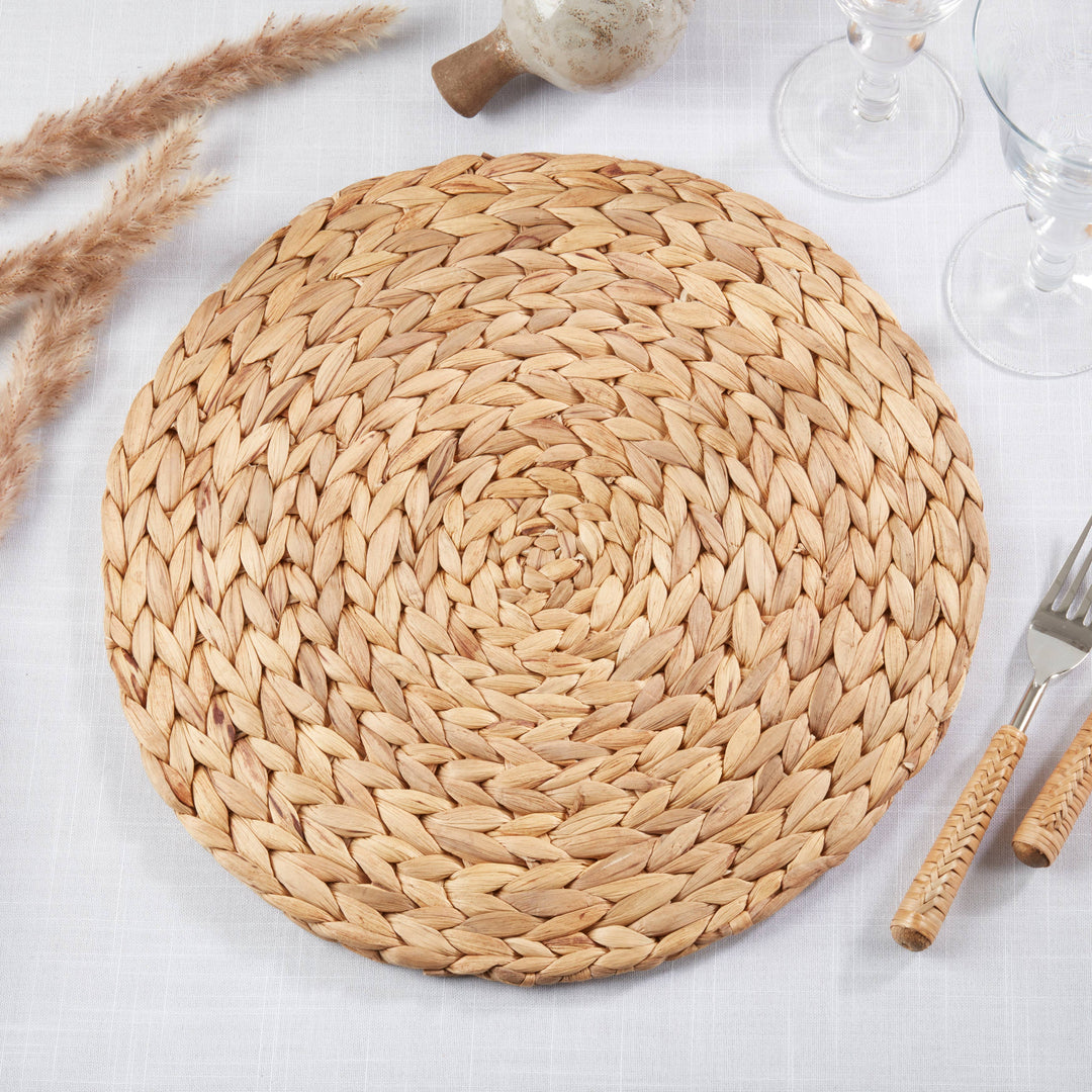 Handwoven Water Hyacinth Placemat: Natural / 15"