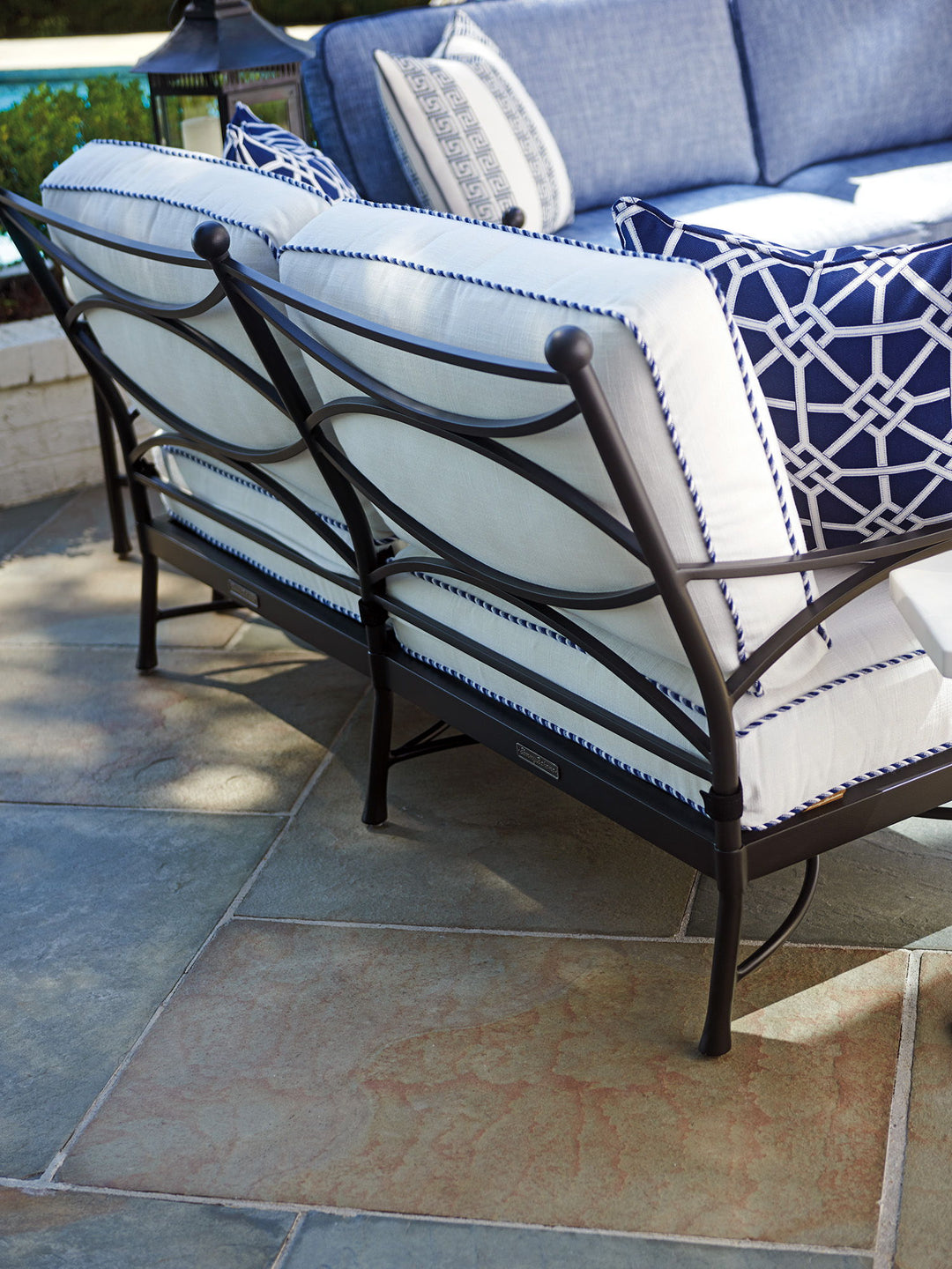 Pavlova - Fabric Loveseat - White