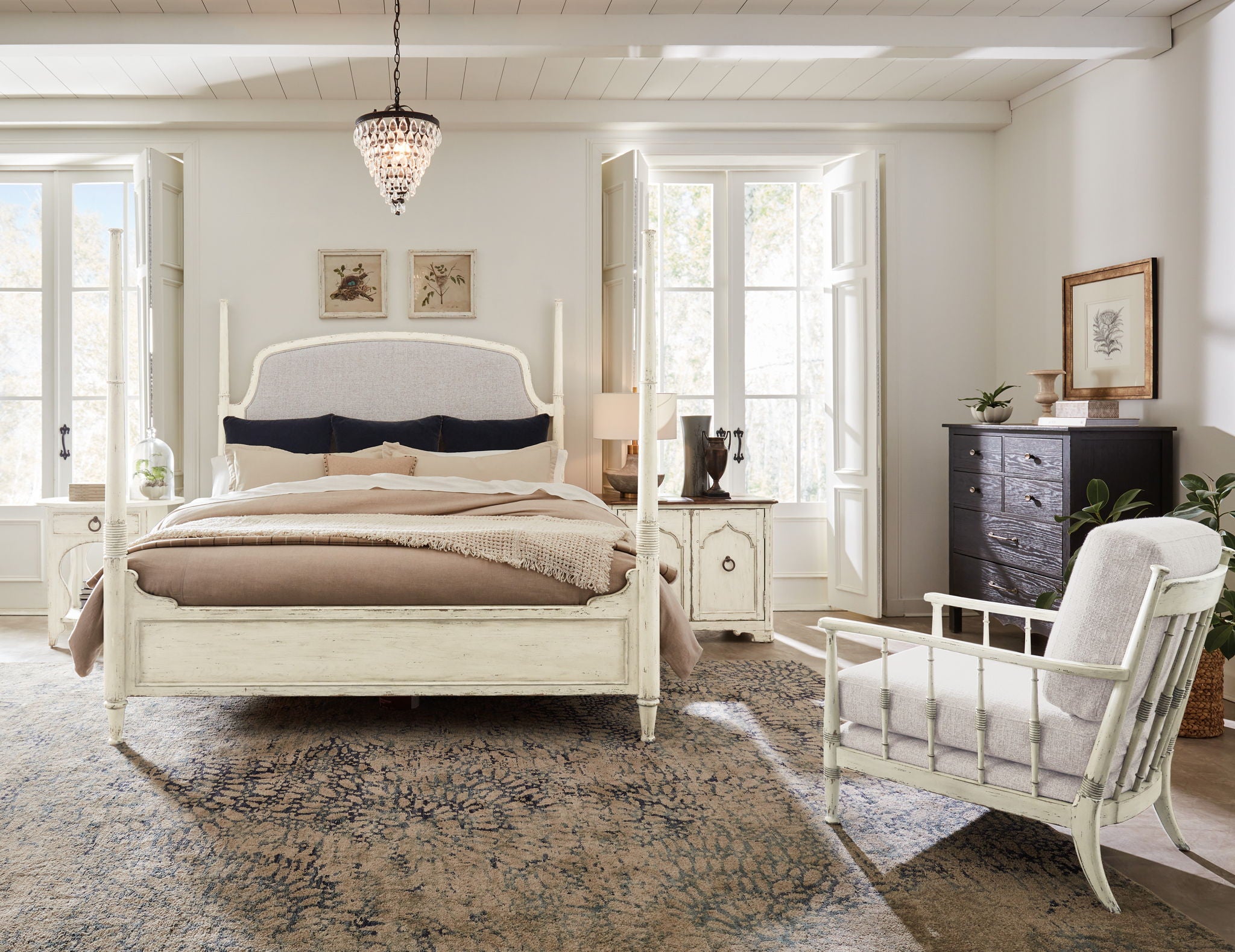 Americana - One-Drawer Oval Nightstand